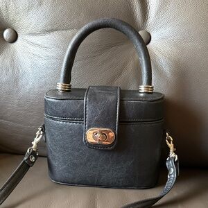 Vintage 90’s Mini Black Purse Turn Lock Closure.